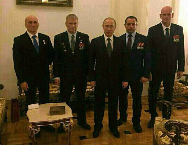 У Крамлі пракаментавалі фота прэзідэнта з Вагнерам