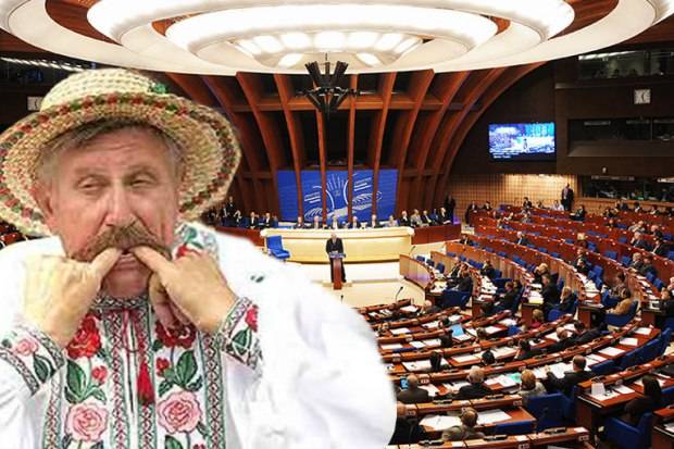 Als Nation verschwënnt. D ' Eragebuer der degenerativen Diplomacy