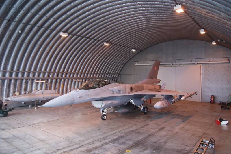 The Polish defense Ministry has received the first batch of JASSM cruise missiles
