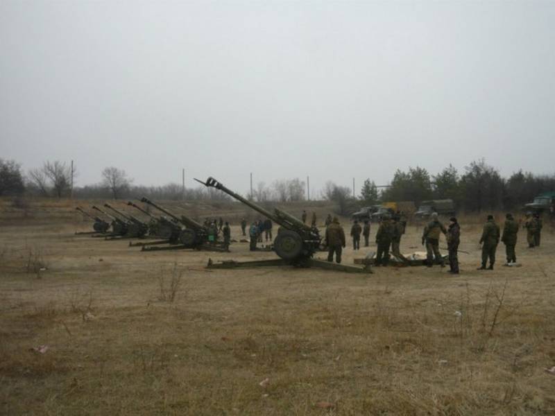 Las condiciones operativas en el teatro de operaciones de la región de donbass, en el fondo dominan a la loca de la estrategia de Авакова. Qué pasos esperar?