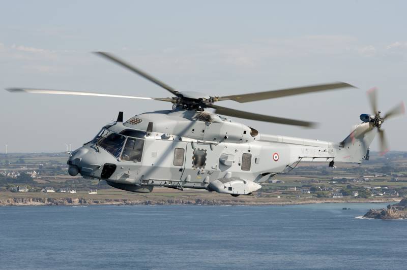 Les derniers hélicoptères de la MARINE de la France rouillent