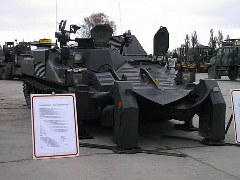Праект браняванай машыны размініравання на базе танка Ikv 91 (Швецыя)