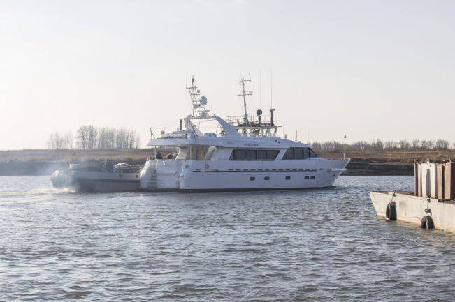 La MARINE de la fédération de RUSSIE est transmis d'un bateau de la communication du projet 21270