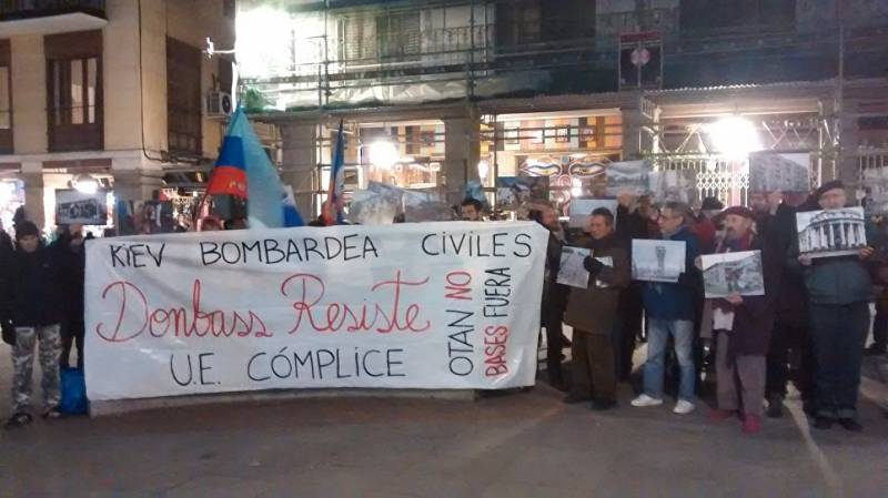 Protesters in Madrid demanded that the government break off relations with Ukraine