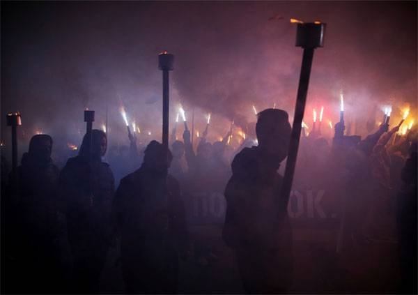 American media warned Kiev from flirting with the radicals