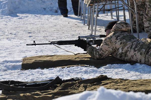 Kasachischer Soldaten während der übungen Lawine begraben worden und erstickt