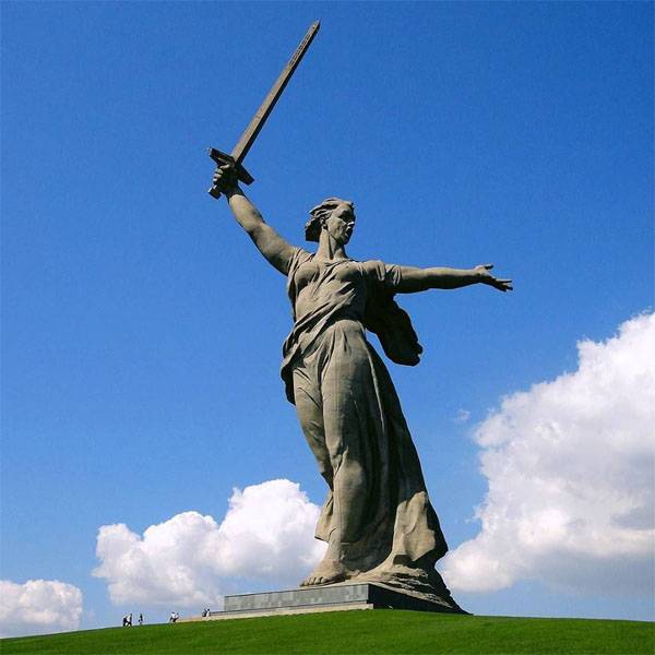 The organizing Committee on preparation to celebration of 75-anniversary of the victory in the battle of Stalingrad was headed by Dmitry Rogozin