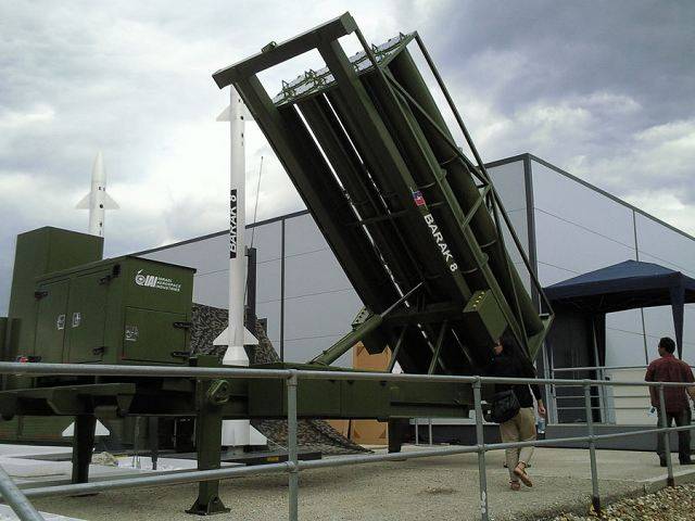 Israel sælger Indien missiler og systemer Barak-8 til $ 2,5 milliarder.
