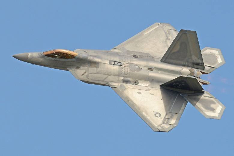 المصلحة الوطنية: كيفية روسيا أو الصين سوف تكون قادرة على سحق الأمريكية F-35 و F-22