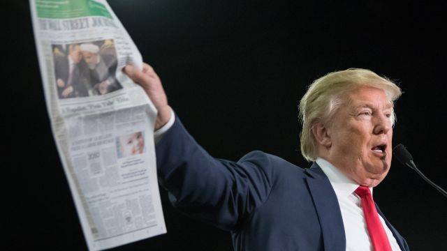 Upproret vid pennan och kameran: de Amerikanska medierna har förklarat krig mot Tramp