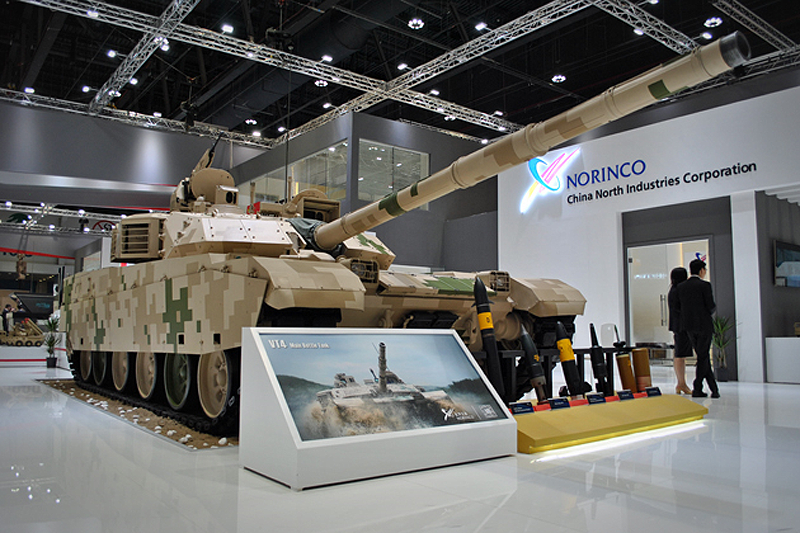 IDEX 2017: De эмиратского vehículo de las fuerzas de reacción rápida chino tanque