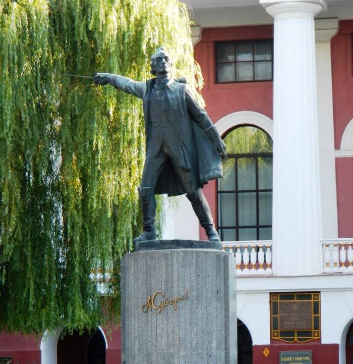In the Kiev military Lyceum decided to dismantle the monument to Suvorov