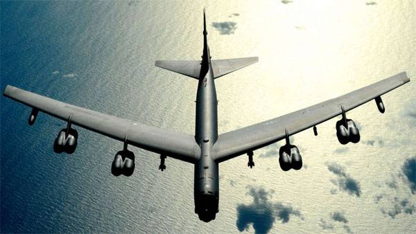 البنتاغون يقدم إرسال B-52 