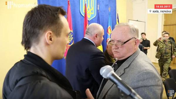 The Ukrainian defense Ministry, a fight over ribbons and 
