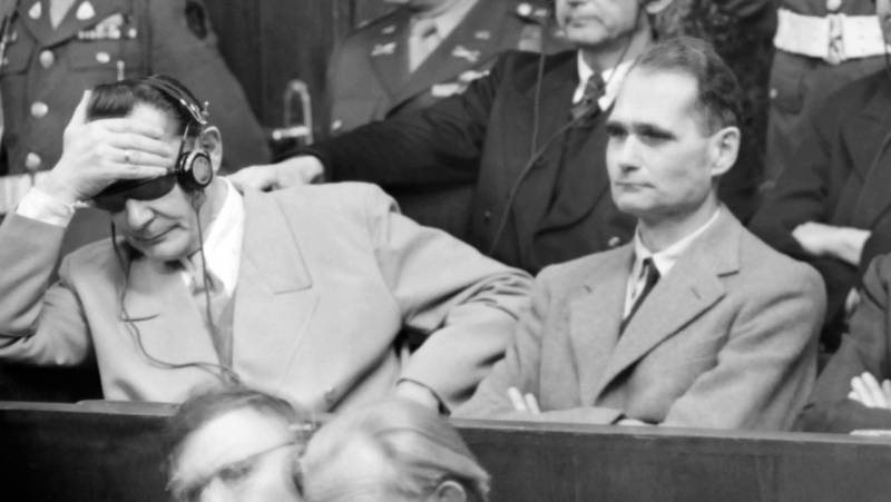Les nazis criminels de Rudolf Hess et Rudolf Hess. La confusion dans les MÉDIAS russes