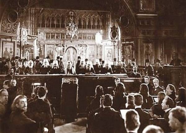 أندرو Fursov: تعليق جميع الكلاب على ثورة 1917 سيء جدا أن تعرف تاريخ
