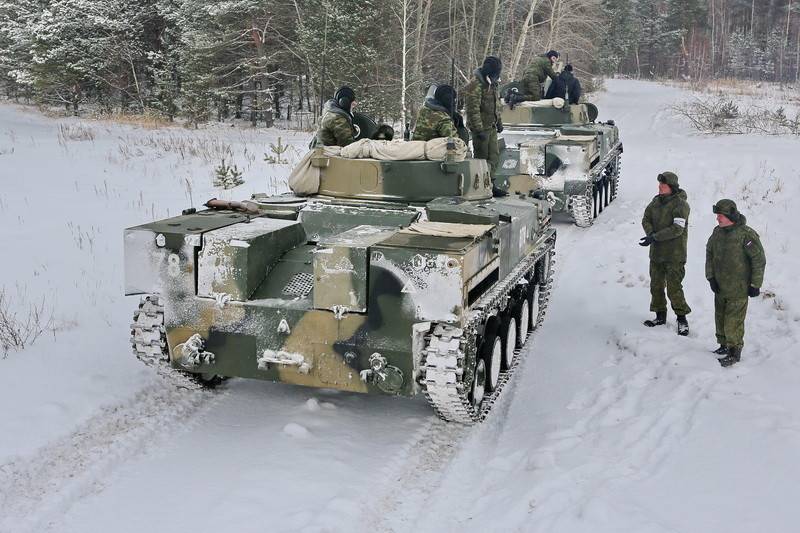 242 airborne training center began training crews on the BMD-4M and BTR-MDM