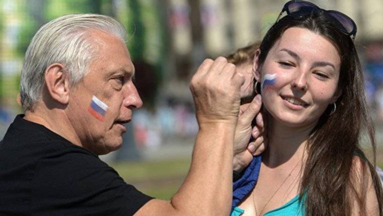 Meningsmåling: næsten 80 % af den russiske borgere, der betragter sig selv som patriots