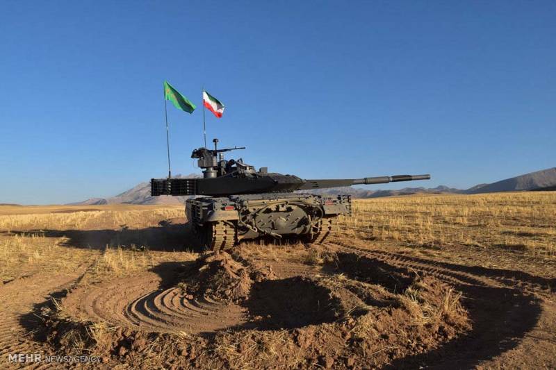 Detaljer av moderne Iranske tank. 