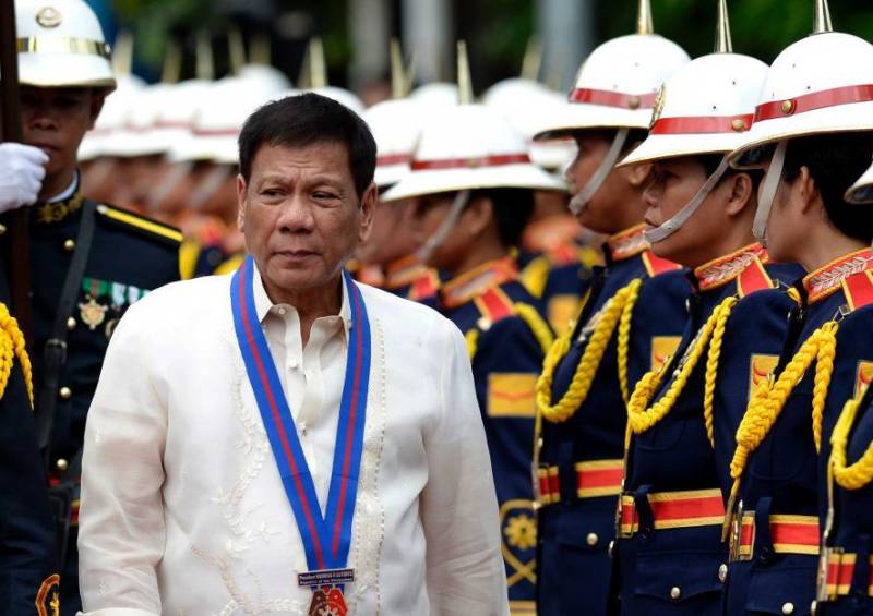 Le président des Philippines: les navires de guerre russes peuvent facilement entrer dans les eaux territoriales du pays