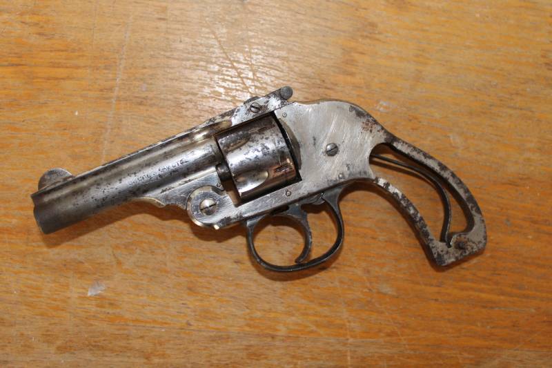 Revolver for gamblers and pimply high-school students: 