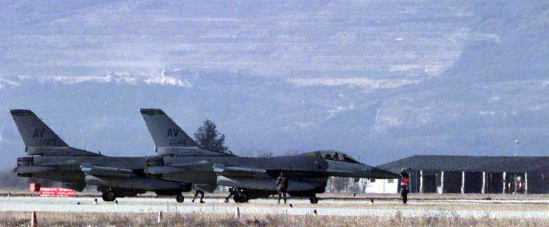 F-16 ВПС США здійснив аварійну посадку на авіабазі в Італії