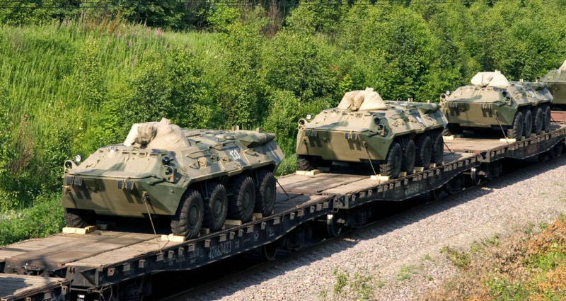 Володимир Путін доручив придбати 30 тис. залізничних платформ для перекидання техніки