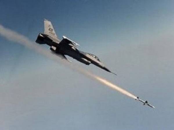 Les etats-UNIS ont bombardé les alliés sous Табкой