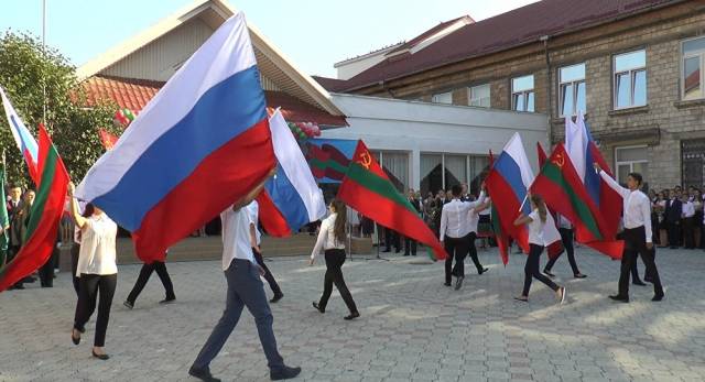 Dans les PMR le tricolore russe est devenu le deuxième etat du pavillon