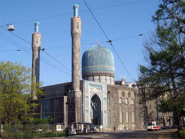 Zu St. Petersburg bei der Moschee festgeholl Taxifahrer-Recruiter Terrorgruppe