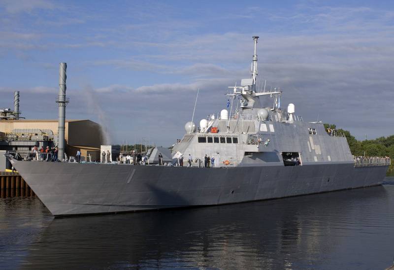 Villverspriechend fir d ' US-NAVY-Triomphal: déi traditionell Gestalt a vergréissert Funktiounen