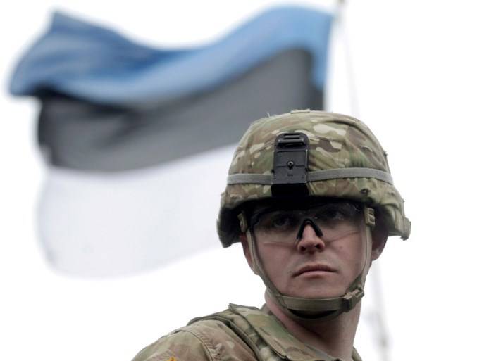 NATO ' s bataljon i Estland begynder pligt