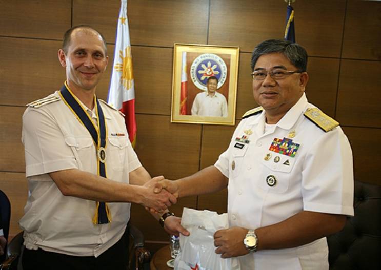 The commander of the cruiser 