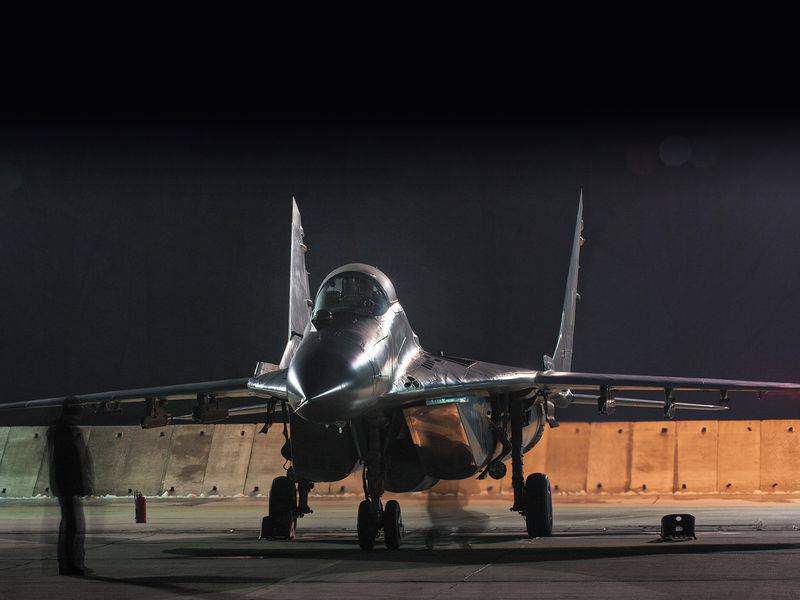 D 'Wourecht iwwer d' MIG-29. Wéi d 'amerikanescher Geheimdienste enträtseln d' Eragebuer vum Bestseller zu Zäite vum kale Krich (Air & Space, USA)