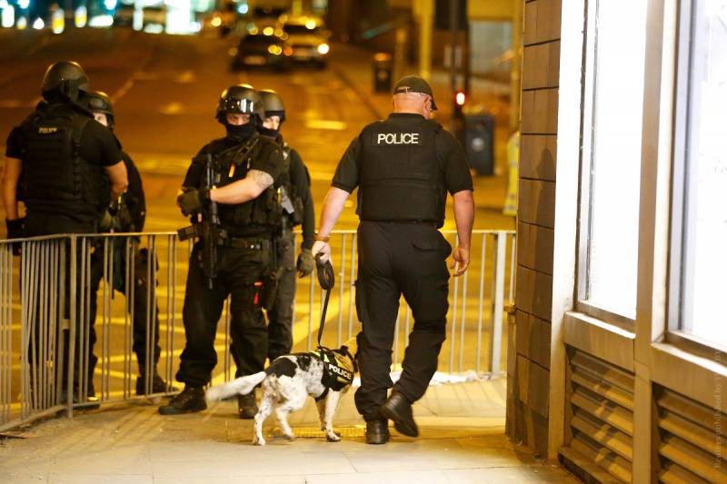 Les MÉDIAS britanniques ont appelé le nom de suicide, commis un attentat à Manchester
