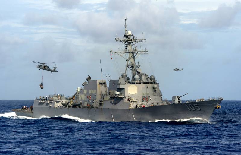 The Chinese Navy demanded that the American destroyer to leave the area of the disputed Islands