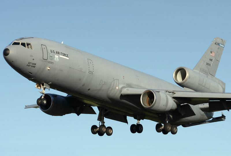 The American tanker aircraft intercepted by fighter jet Russian air force in Syria