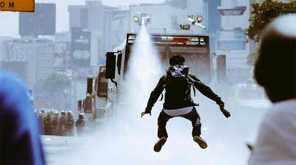 Venezuelan authorities ordered to disperse opposition 