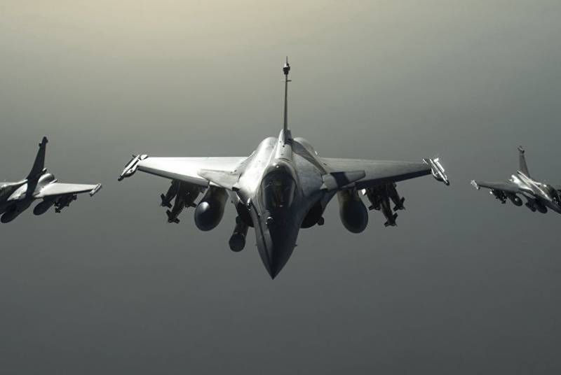 Aircraft of the Western coalition destroyed a truck with refugees from Raqqa