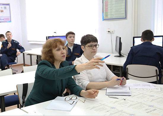 Defense Ministry transfers the students on the use of electronic textbooks