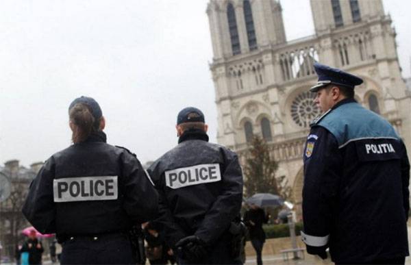 The attack on police in Central Paris