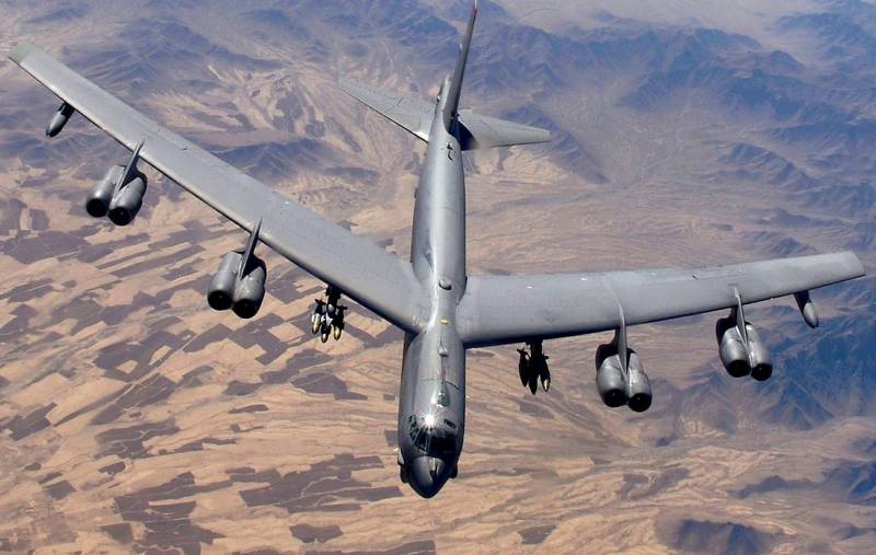 Strategisk air force bomber, der flyver ud for kysten af Kaliningrad-regionen