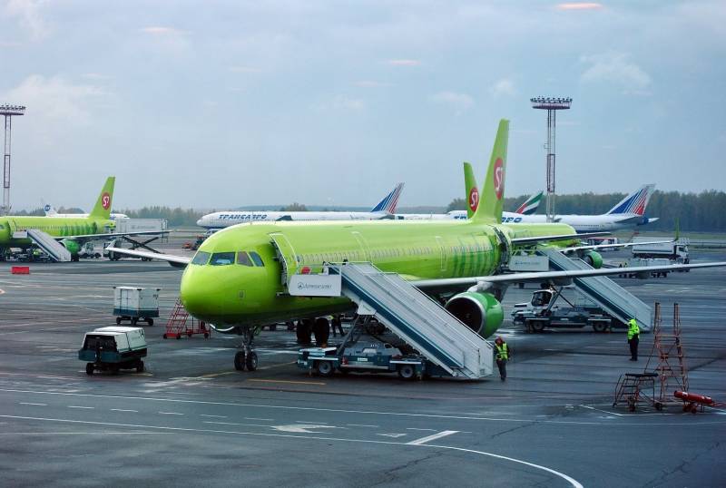 Les pilotes de l'aviation civile de la fédération de RUSSIE préfèrent travailler à l'étranger