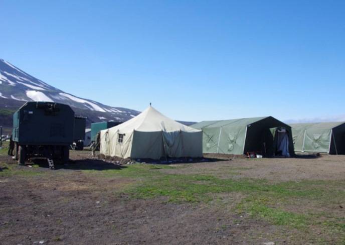 Op der Insel Matua e field Camp gemeinsamen Expeditioun