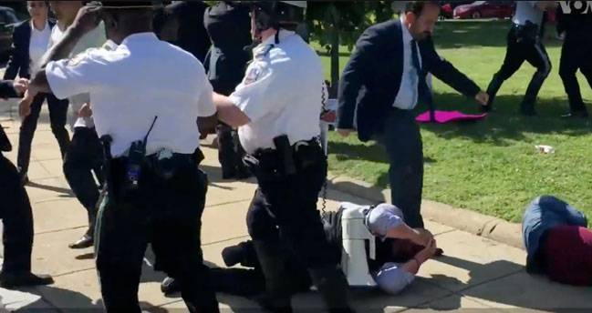 In the United States issued warrants for the arrest of guards of the Turkish President