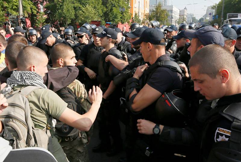 Los radicales bloqueado en kiev la ruta de 