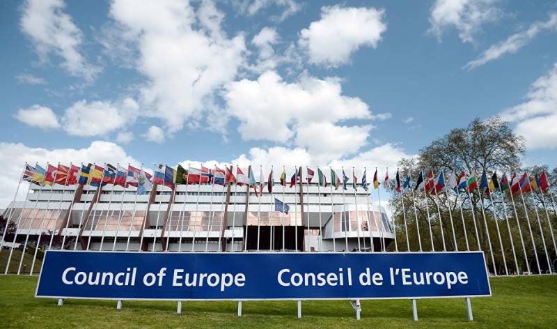 PACE erënnert Moskau iwwer d 'Noutwendegkeet, d' Duerchféierung vun den Entscheedungen vum Stroossbuerger Geriichtshaff