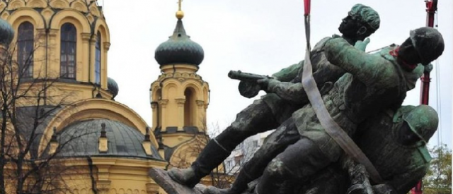 The Communist party proposed to break off diplomatic relations with Poland