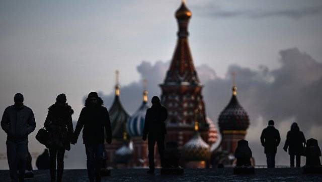The Russians want to overthrow the liberals through the 