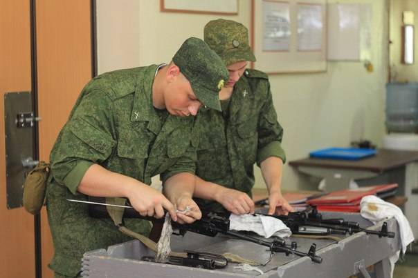 Försvarsdepartementet har tagit fram en ny utbildning för civil universitet